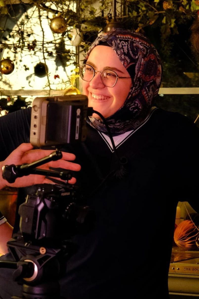 Yaren Sayan backdrop