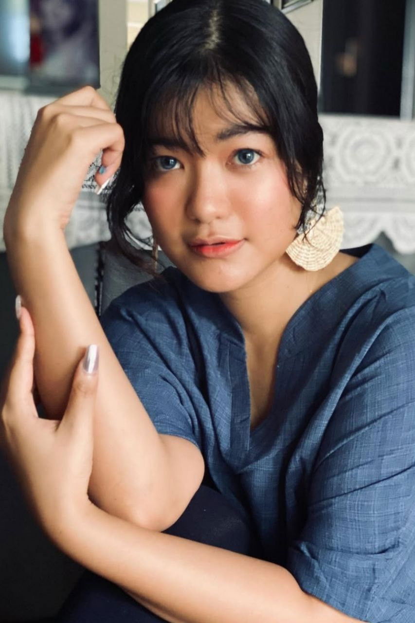 Thinzar Myint Mo backdrop