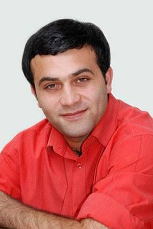 Ramil Əliyev backdrop