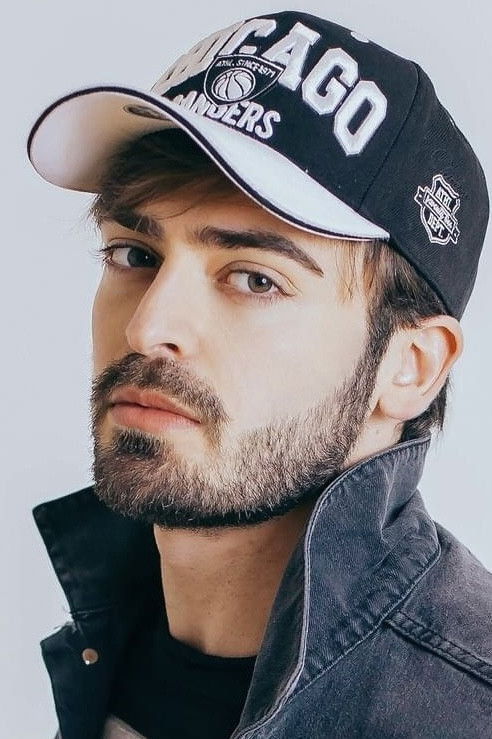 Fariz İlyas backdrop