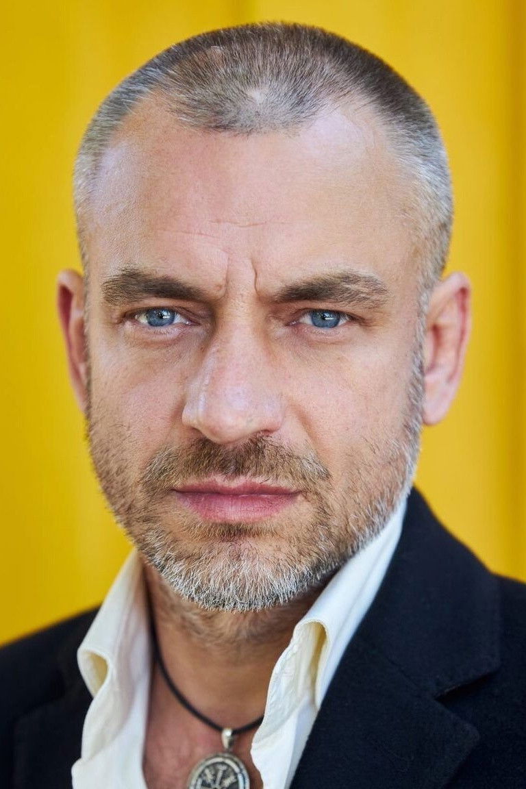 Anton Kolesov backdrop