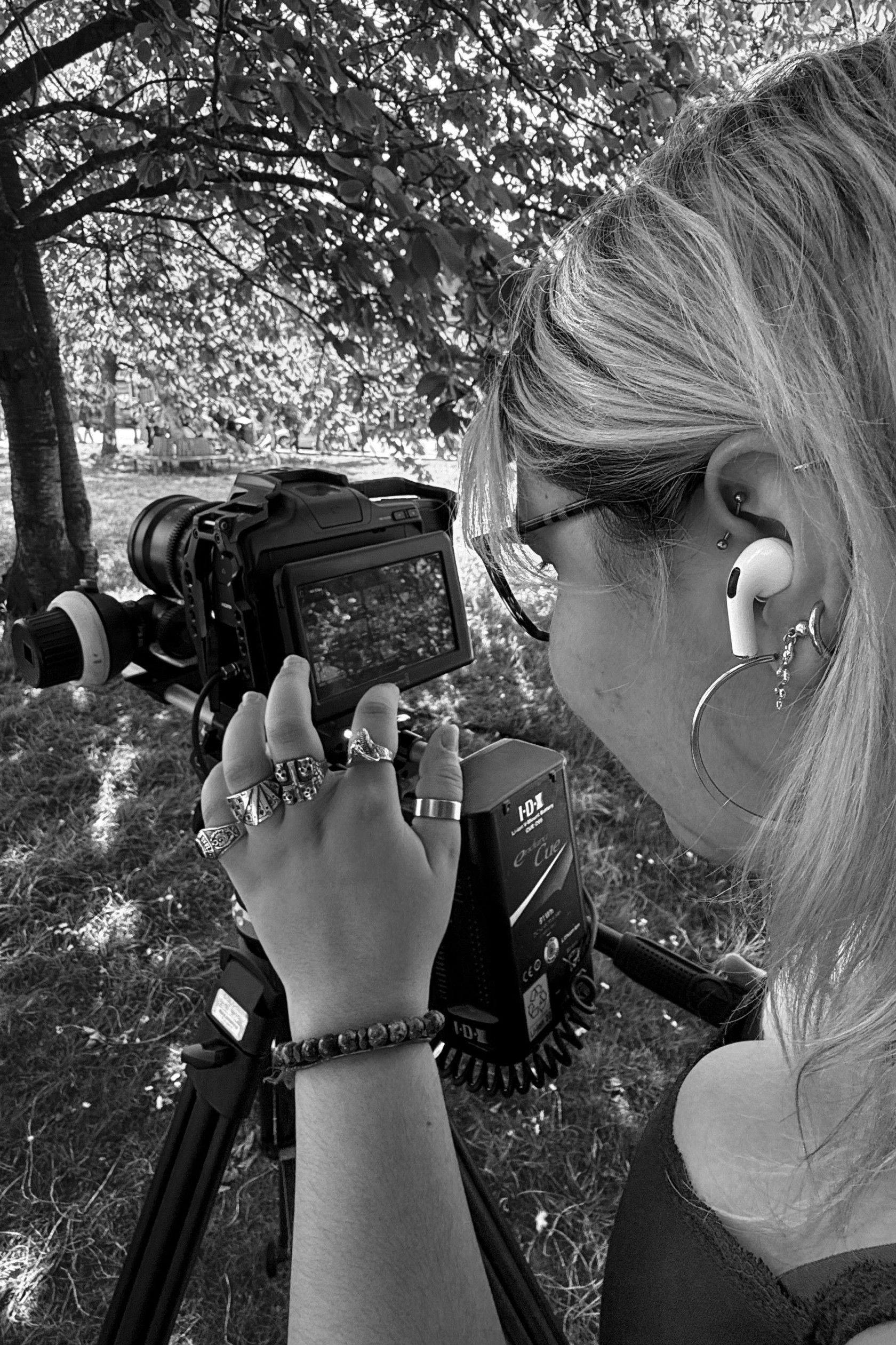 Naz Derin Edis backdrop