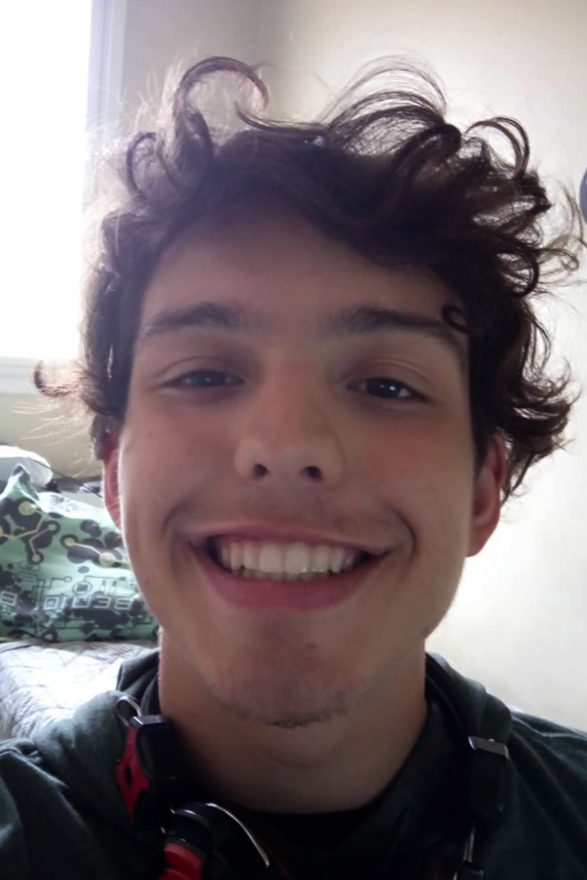 Yan Costa Carneosso backdrop