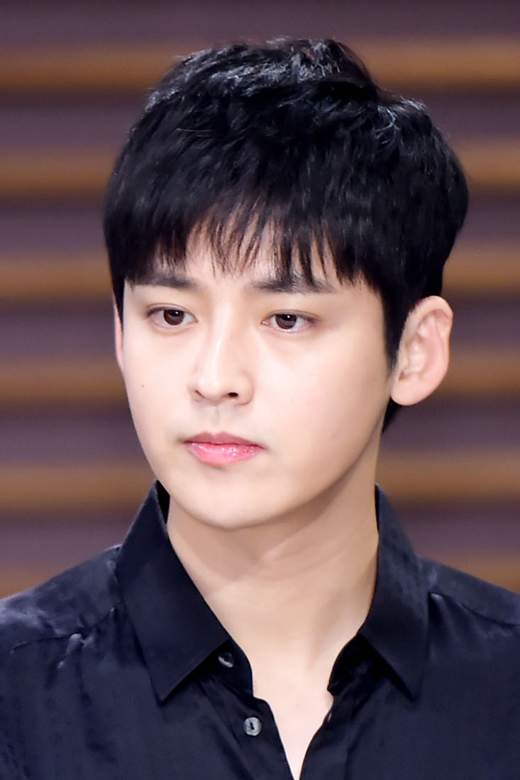 Park Jin-woo backdrop