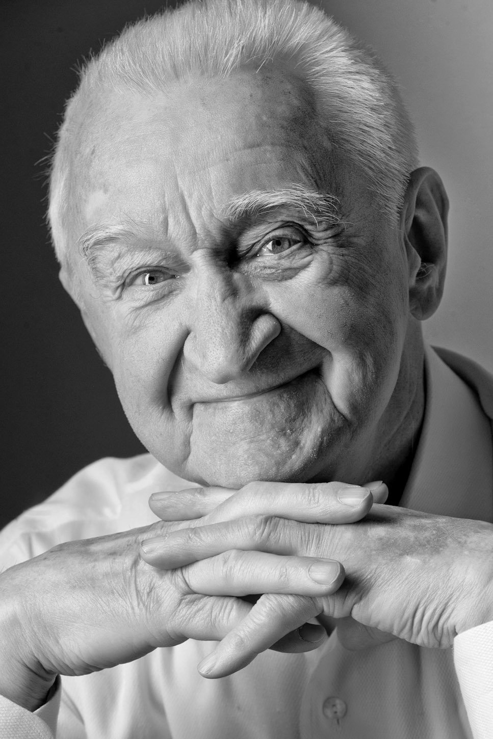 Miloš Nesvadba backdrop