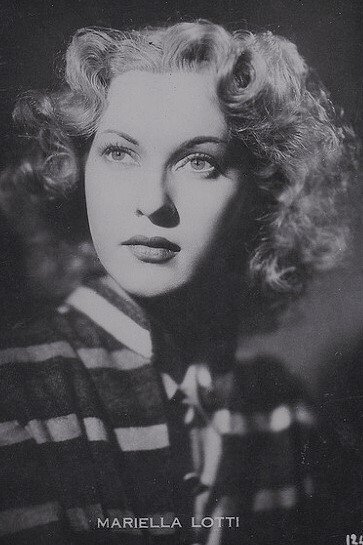 Mariella Lotti backdrop