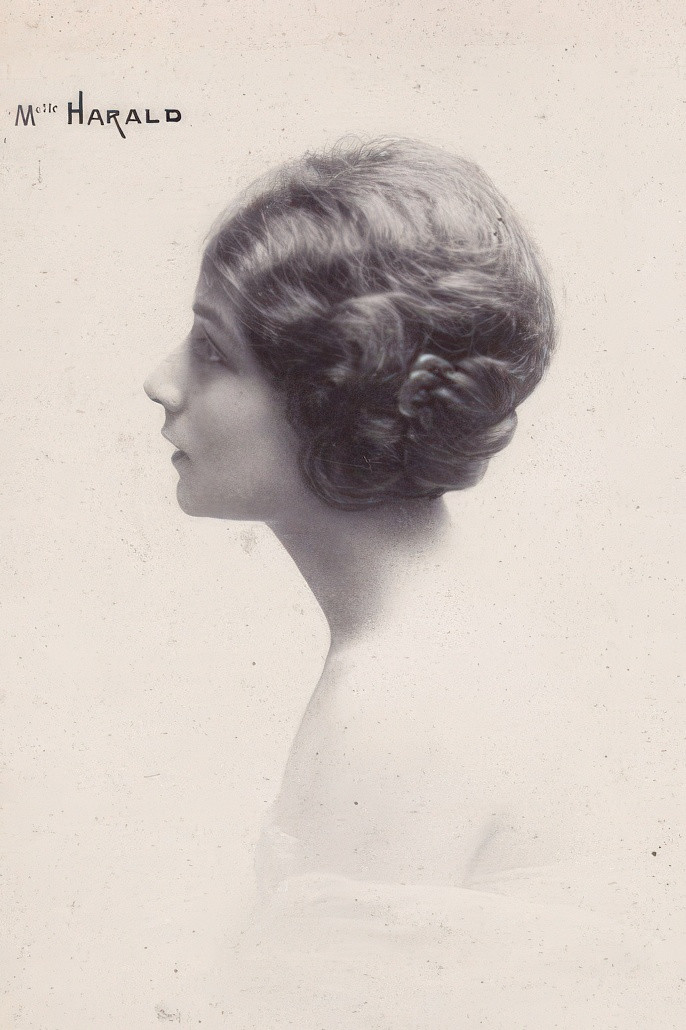 Mary Harald backdrop