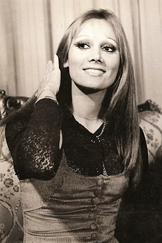 Nené Morales backdrop