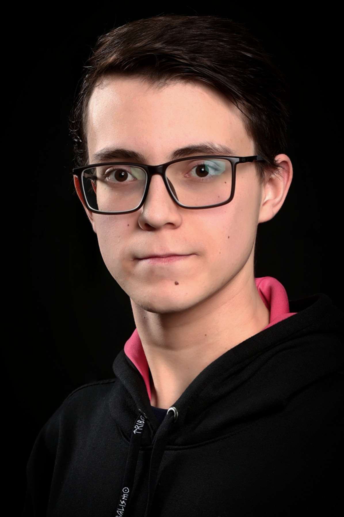 Pedro Linhares backdrop