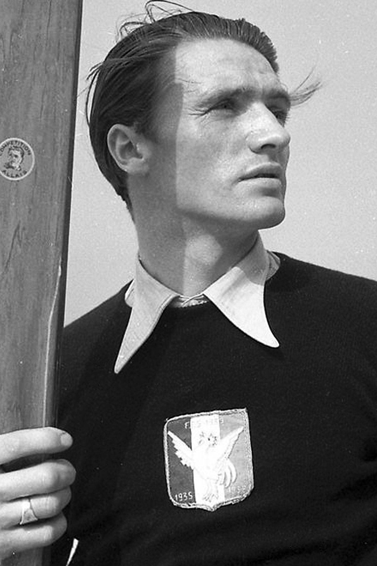 Émile Allais backdrop