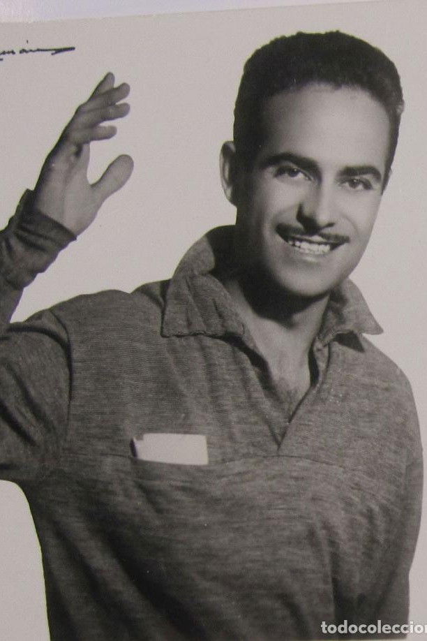 José Luis Pomarón backdrop