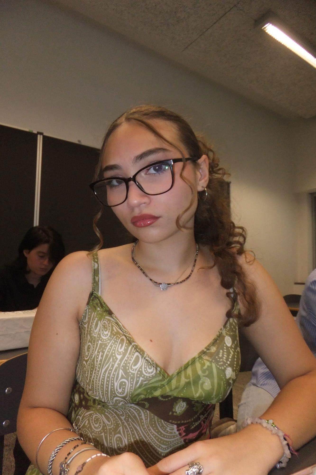 Matilde Oliveira backdrop