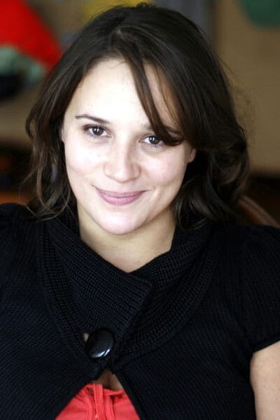 Eloïse Charretier backdrop