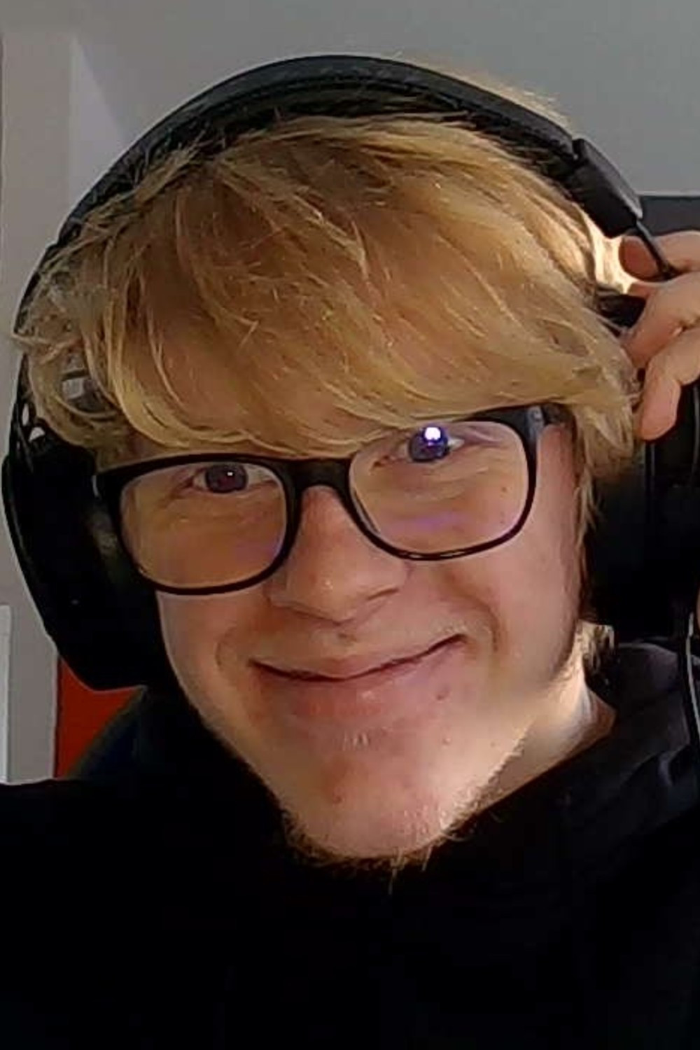 Noah Redeker backdrop