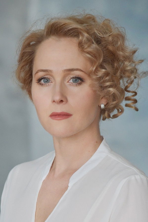 Irina Petrakova backdrop