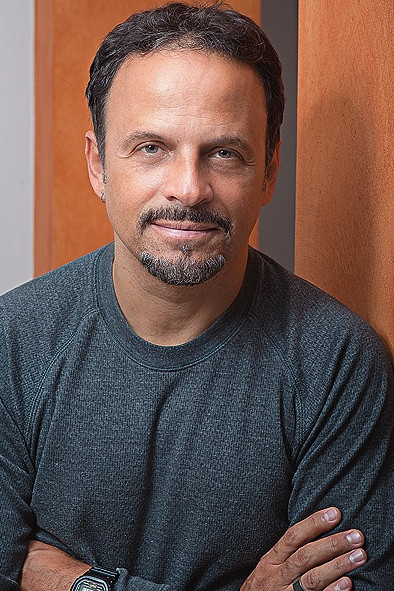 Marcos Breda backdrop