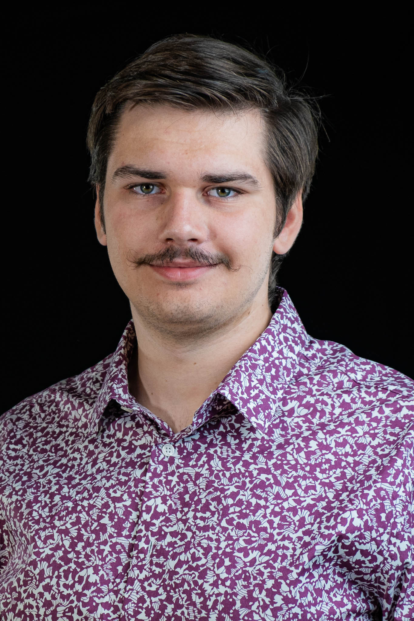 Tailer Uliot backdrop