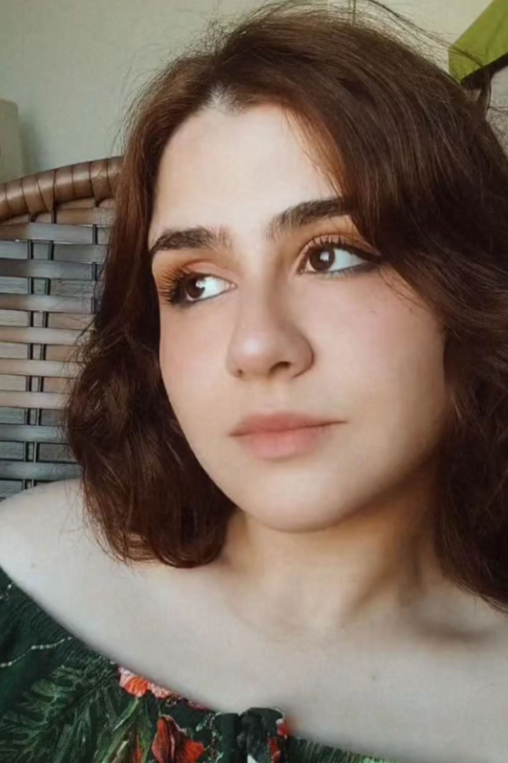 Laís Queiroz Torres backdrop