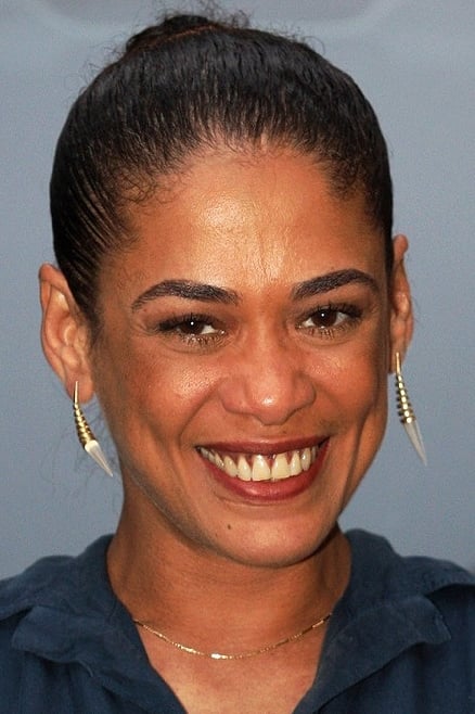 Aida Leiner backdrop