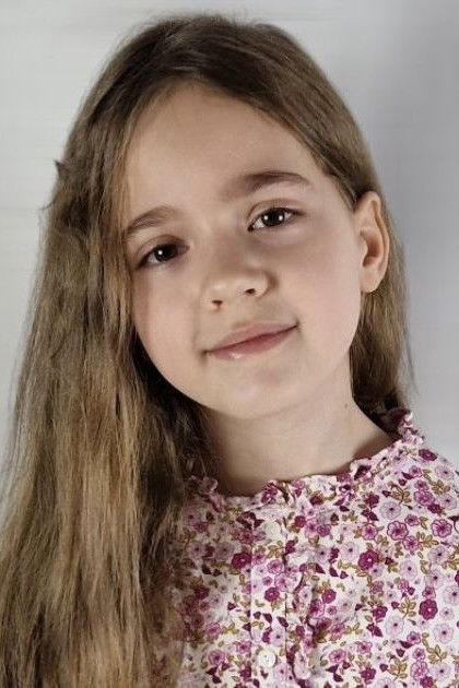 Elena Sophia Senise backdrop