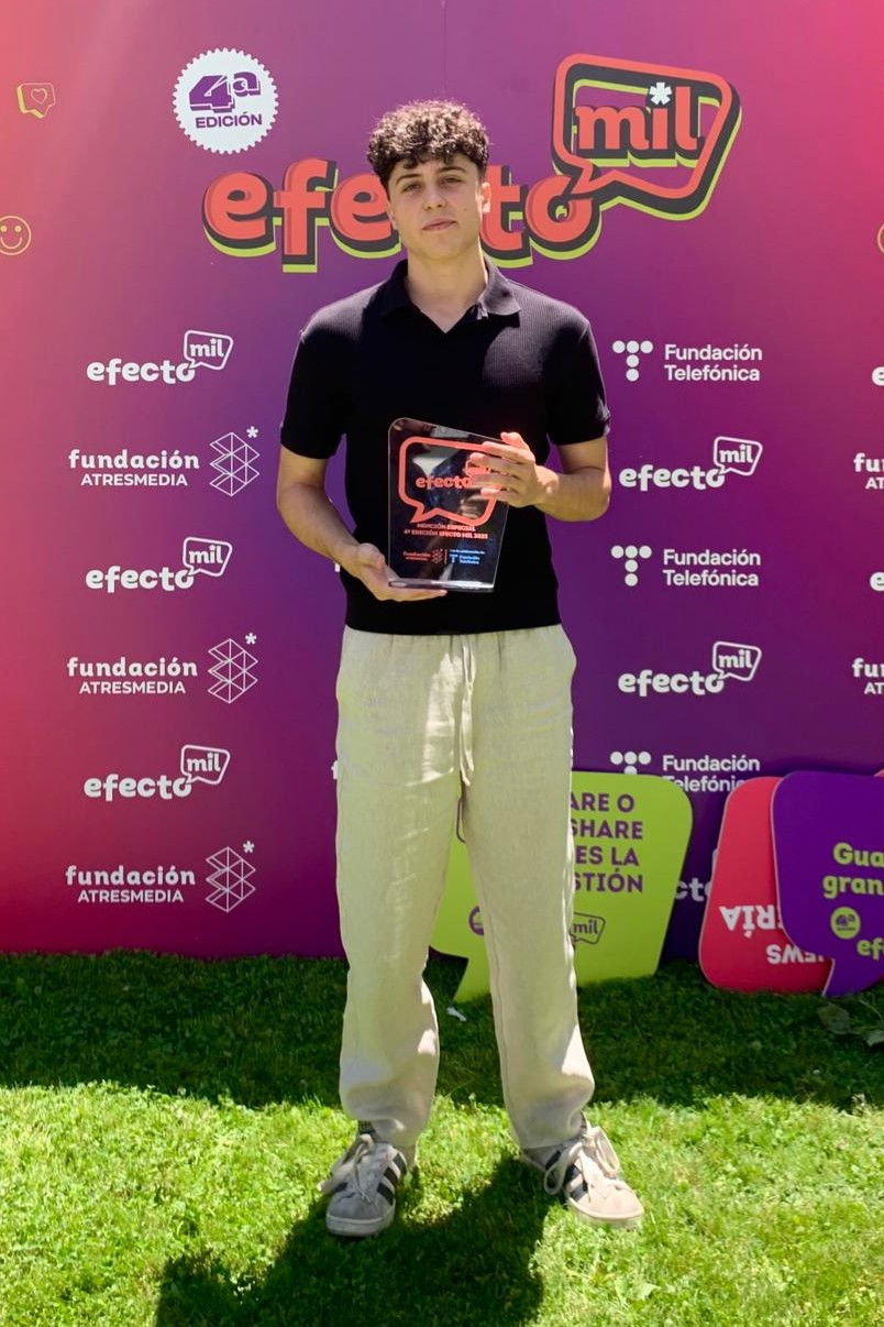 Gael Landázuri backdrop