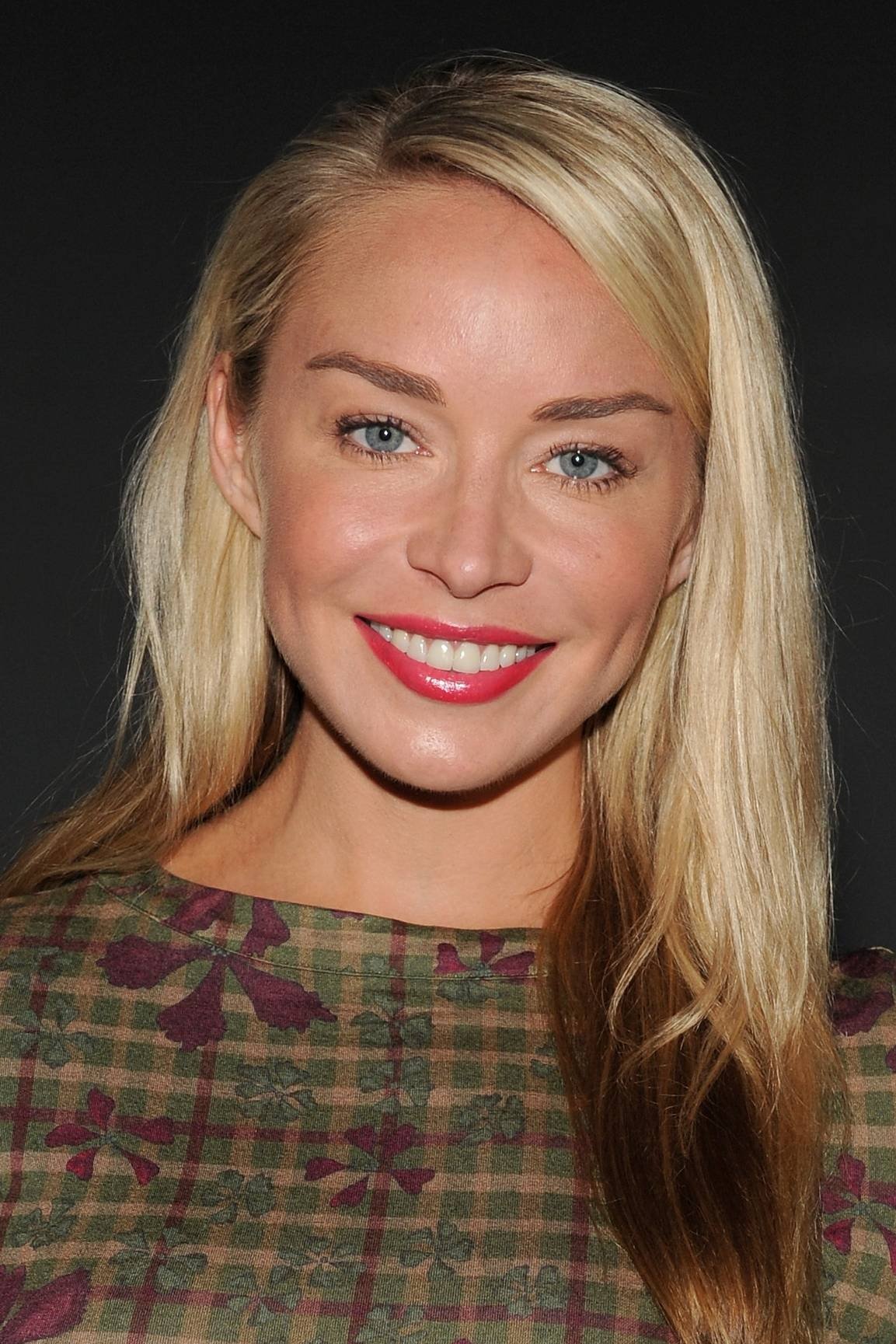 Noelle Reno backdrop