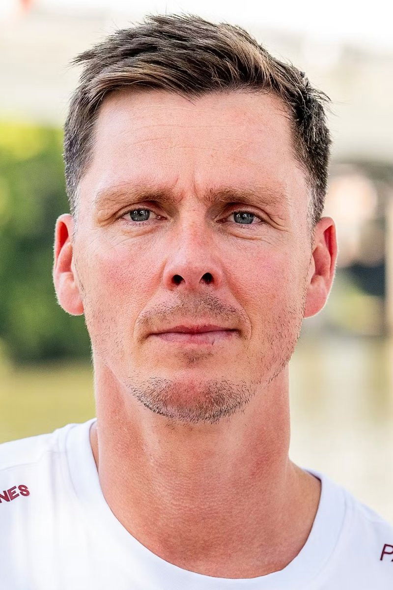 Hans Lindberg backdrop