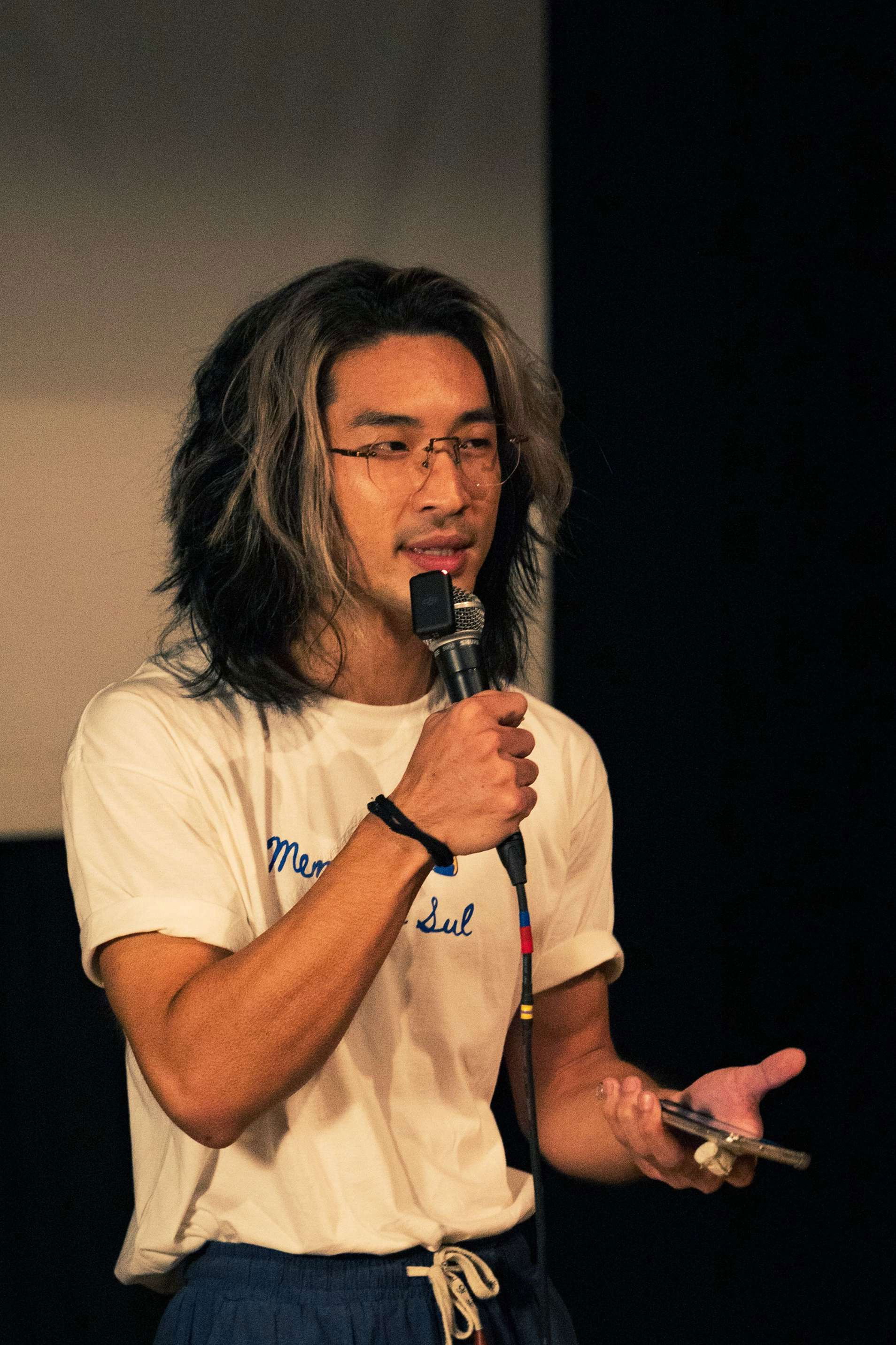 Hiroshi Kuamoto backdrop