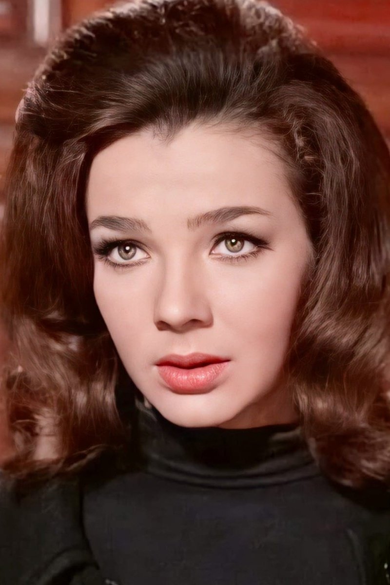 Alicia Bonet backdrop