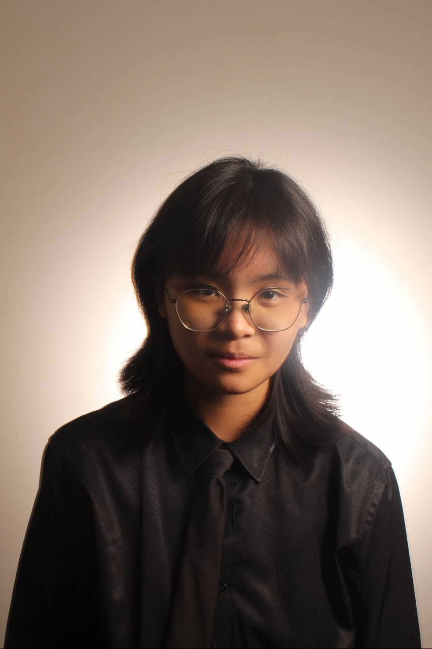 Kate Biazon backdrop