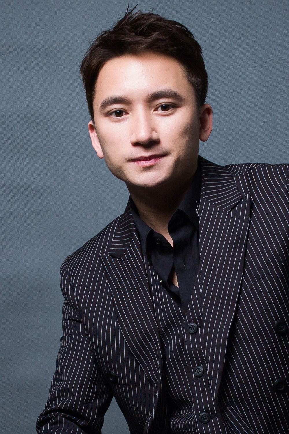 Phan Mạnh Quỳnh backdrop