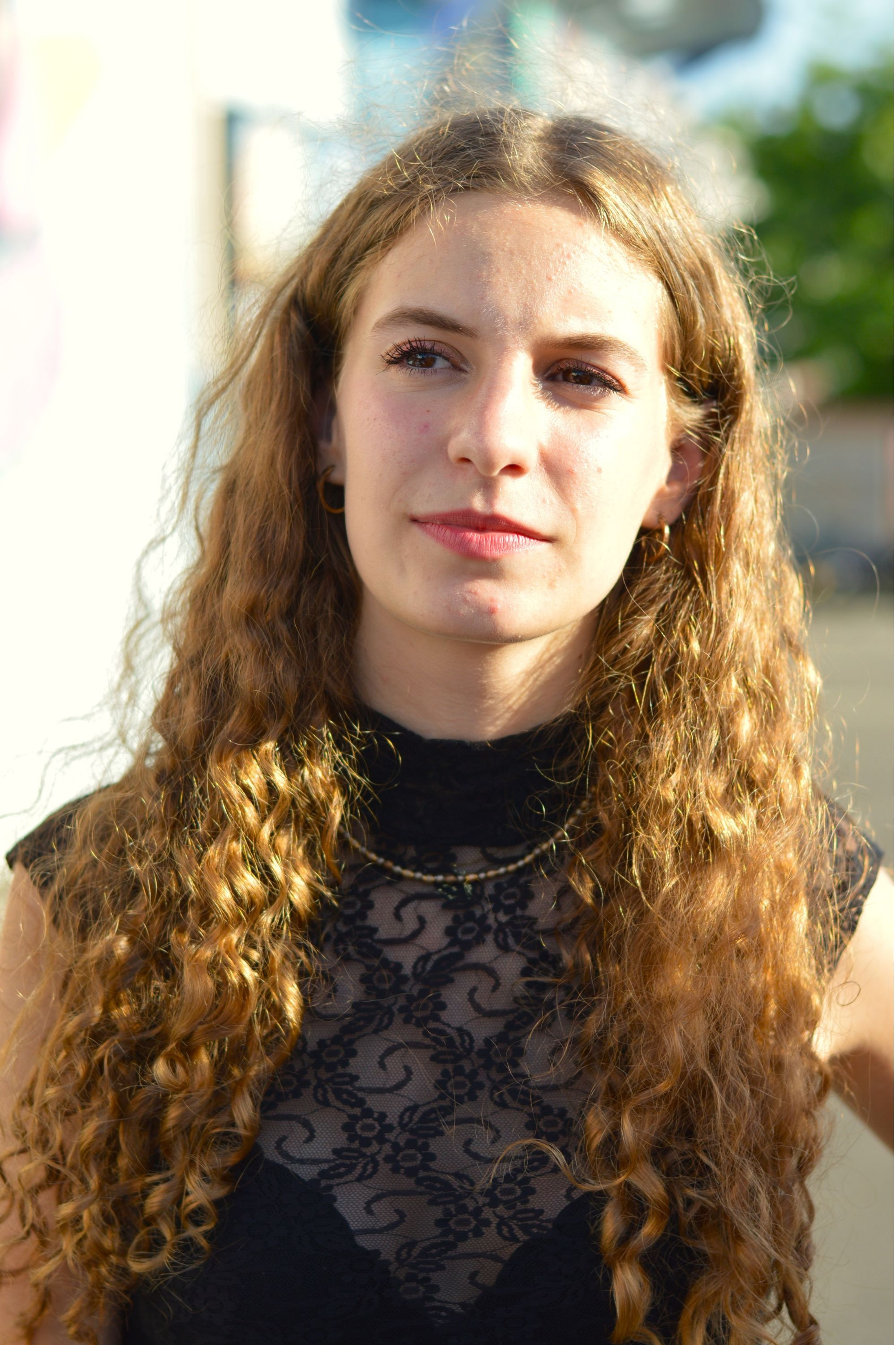 Zorha Carassou--Sechet backdrop