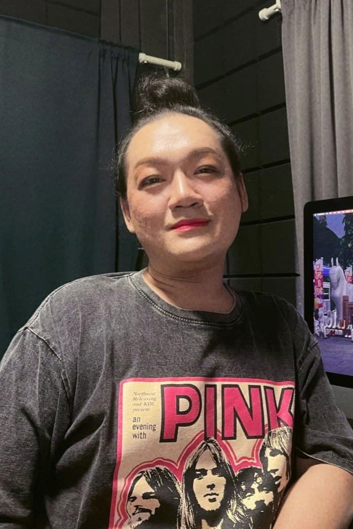 ภูวนัตถ์ สาธุธรรม backdrop