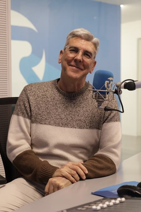 Paulo Fragoso backdrop