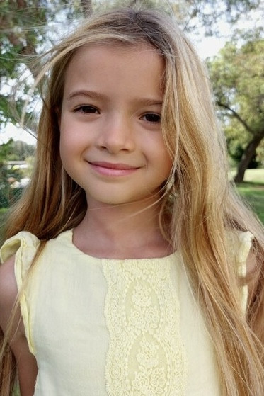 Madalena Serrano backdrop