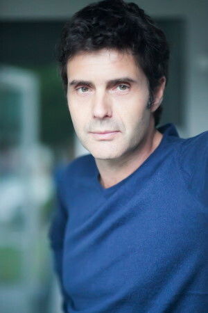 Laurent Deshusses: Lorran Dešysës backdrop