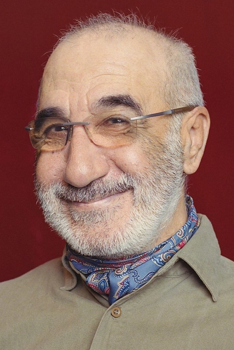 Răzvan Vasilescu: Rëzvan Vasilesku backdrop