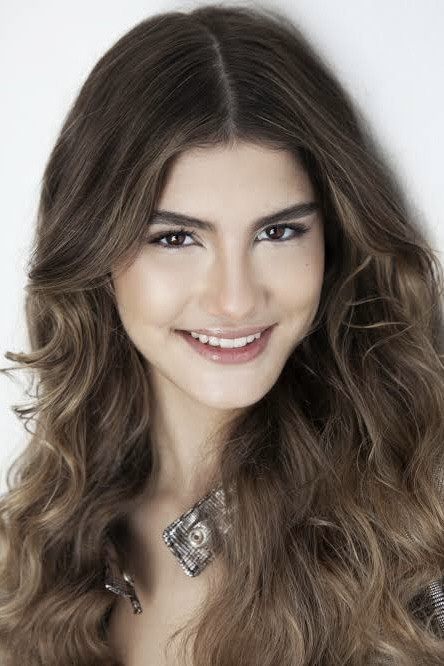 Gabi Amaral backdrop