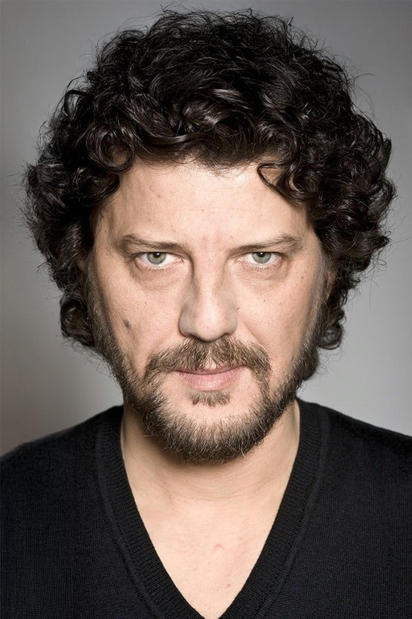 İlker Aksum backdrop