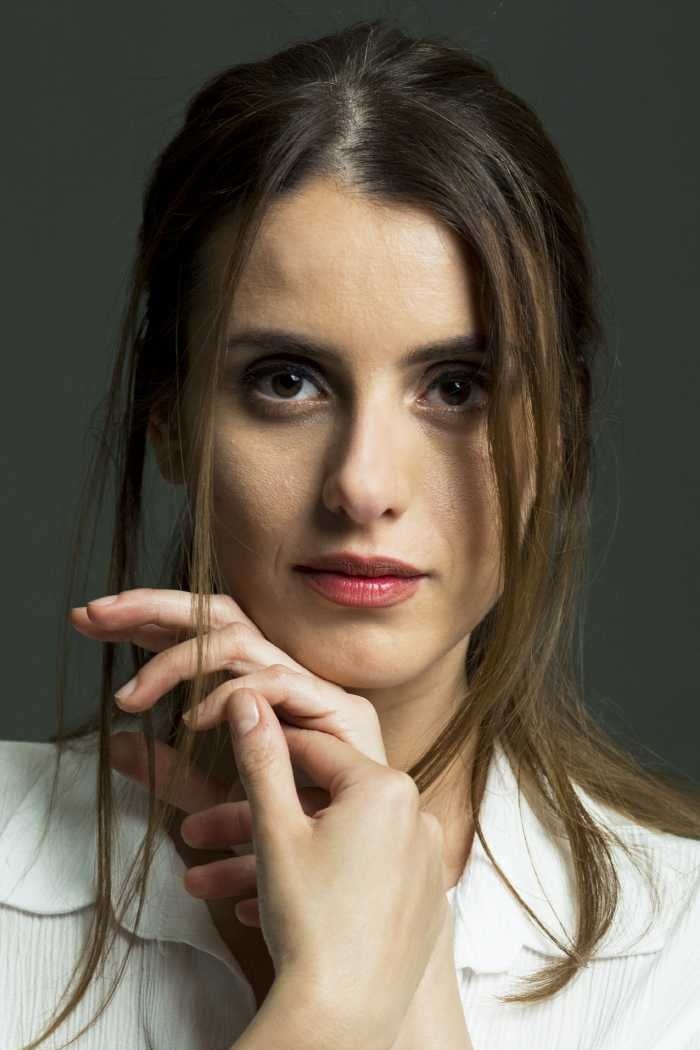 Güneş Sayın backdrop