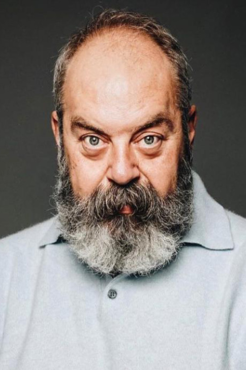 Ali Düşenkalkar backdrop