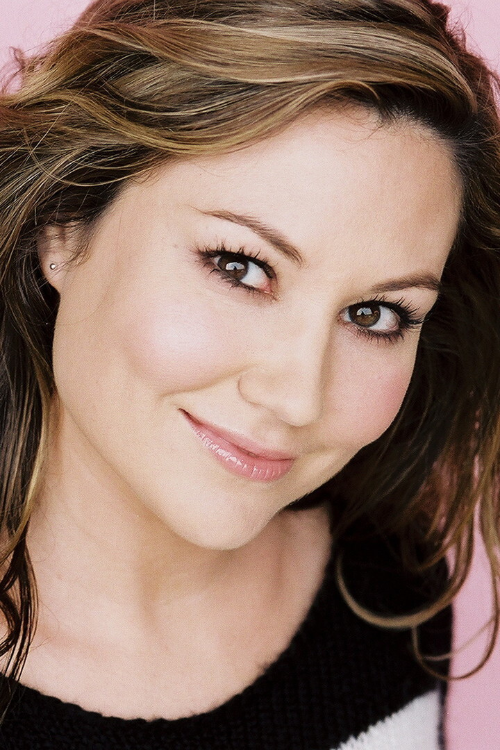 Alicyn Packard backdrop