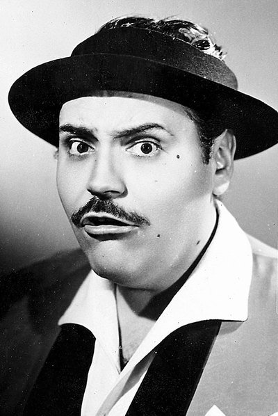 Gaspar Henaine → Gazpar Henajn backdrop