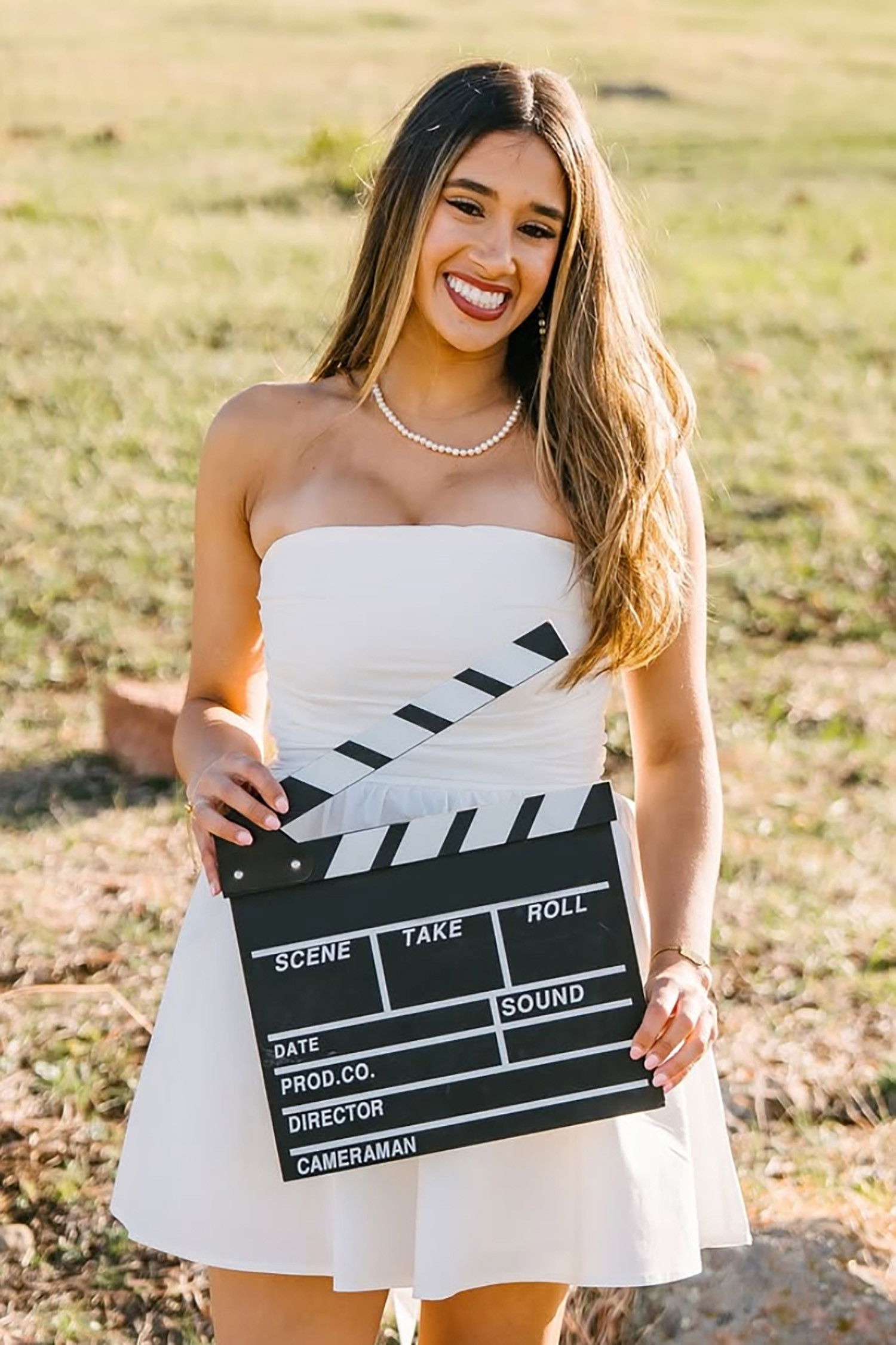 Aidelis Colombany backdrop