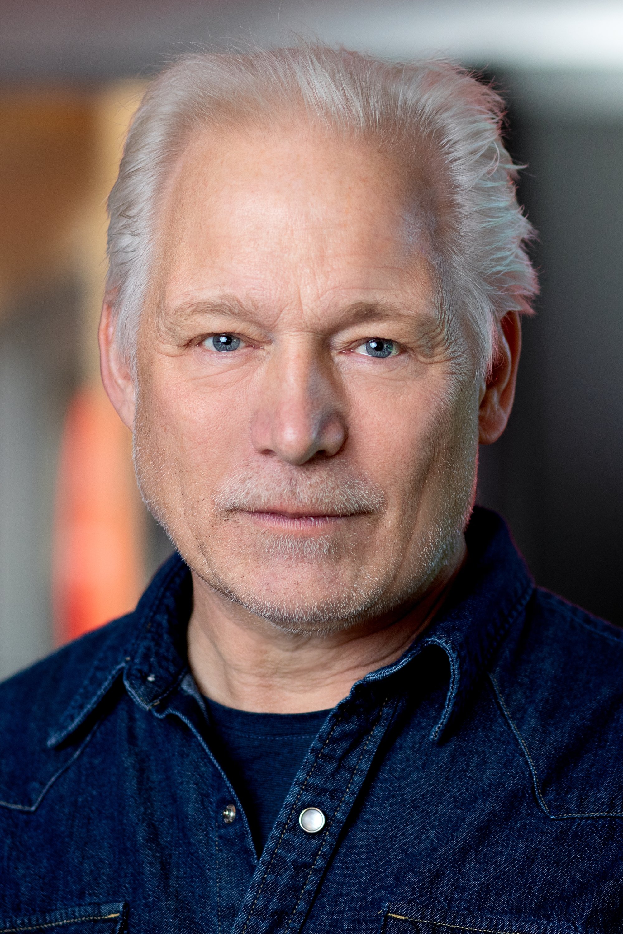 Hanes Holmë backdrop