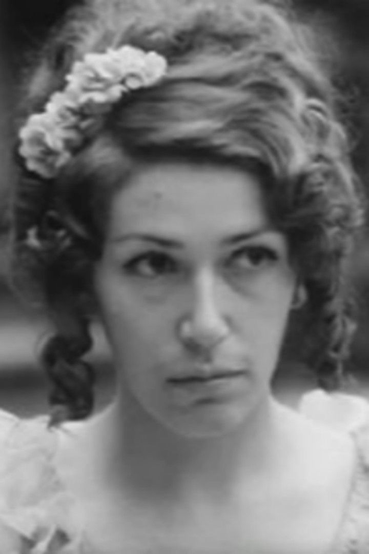 Naira Chichinadze backdrop