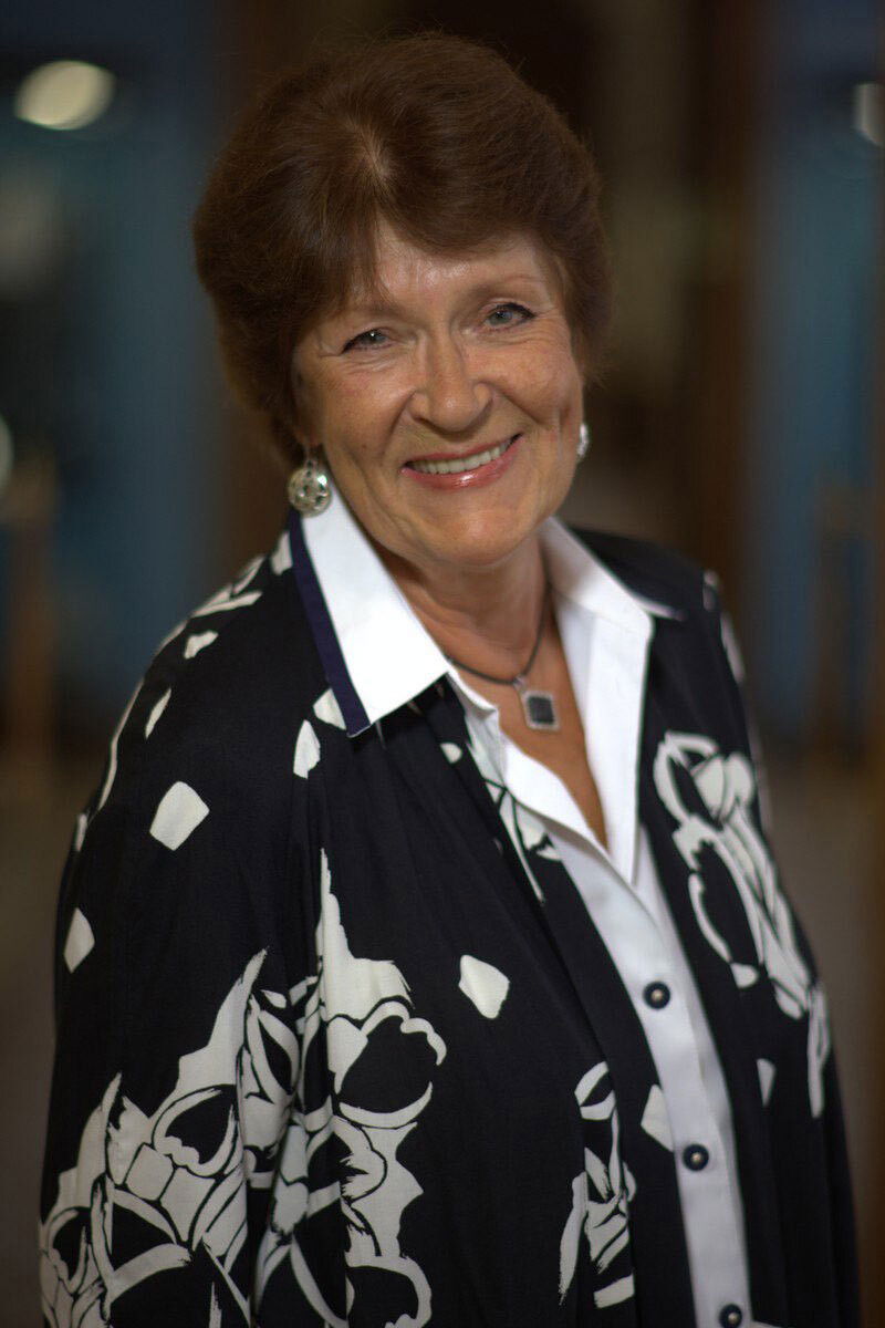 Larisa Leonova backdrop