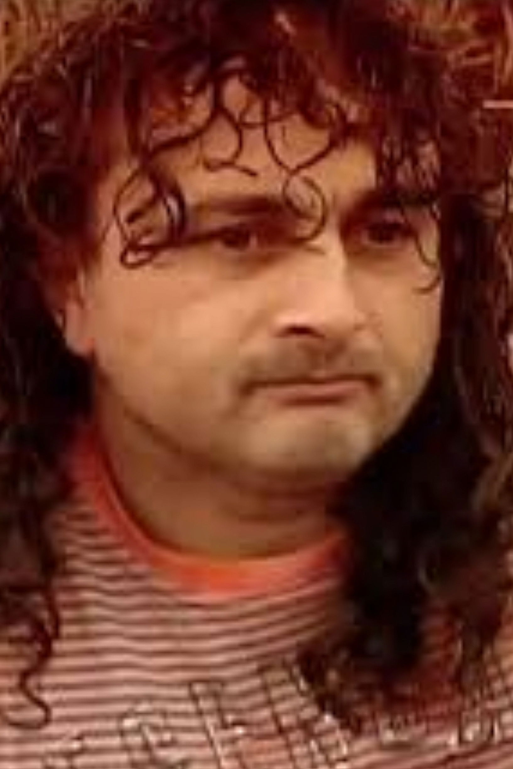 Ștefi Ghinea backdrop