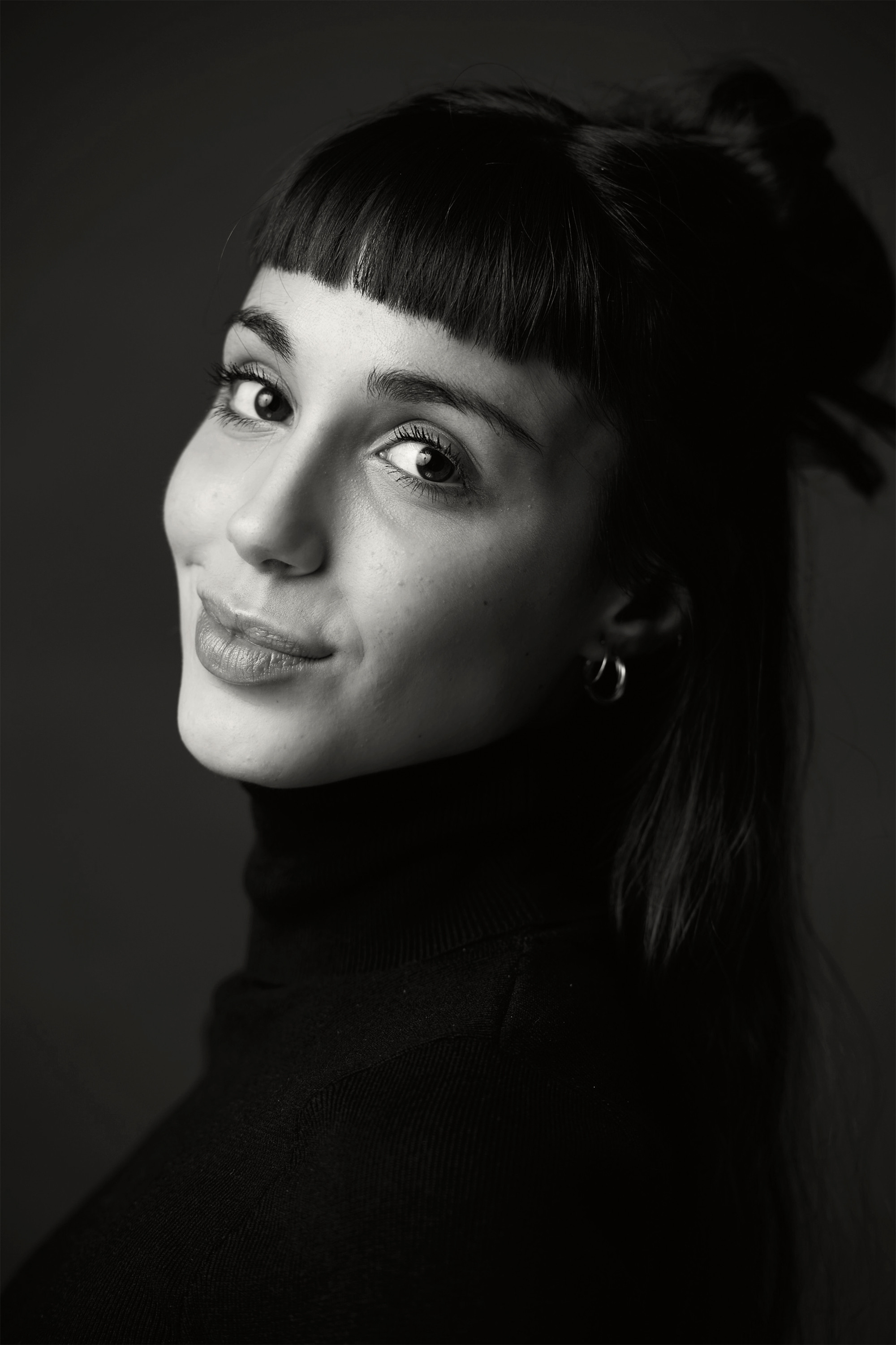 Valentina Gómez backdrop