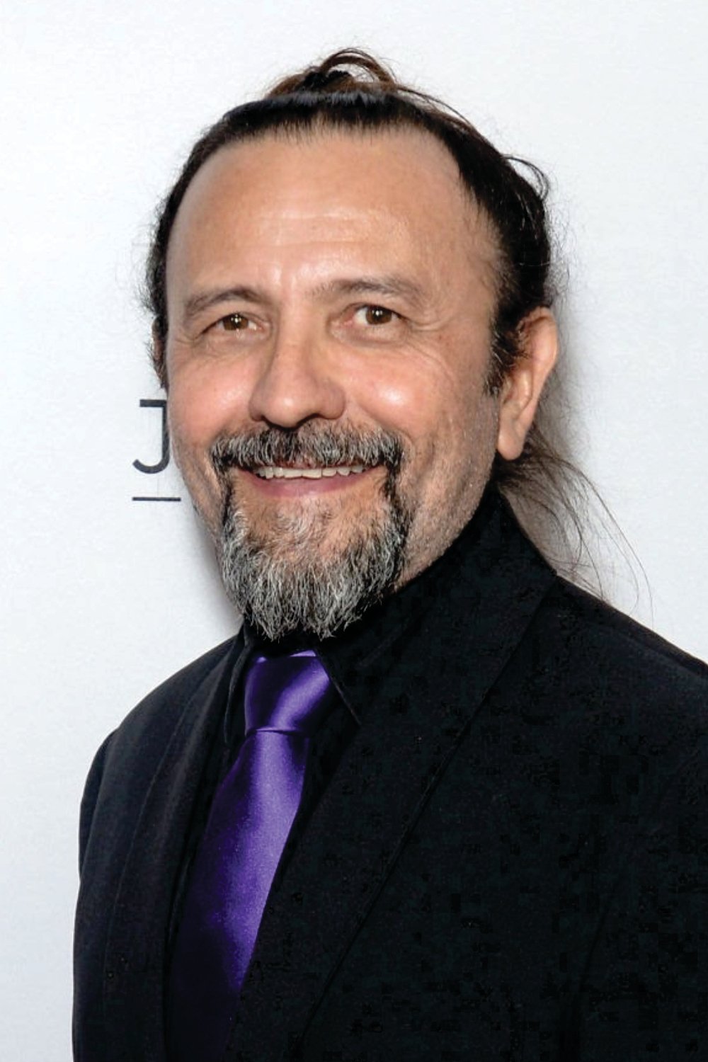 Halder Gomes backdrop